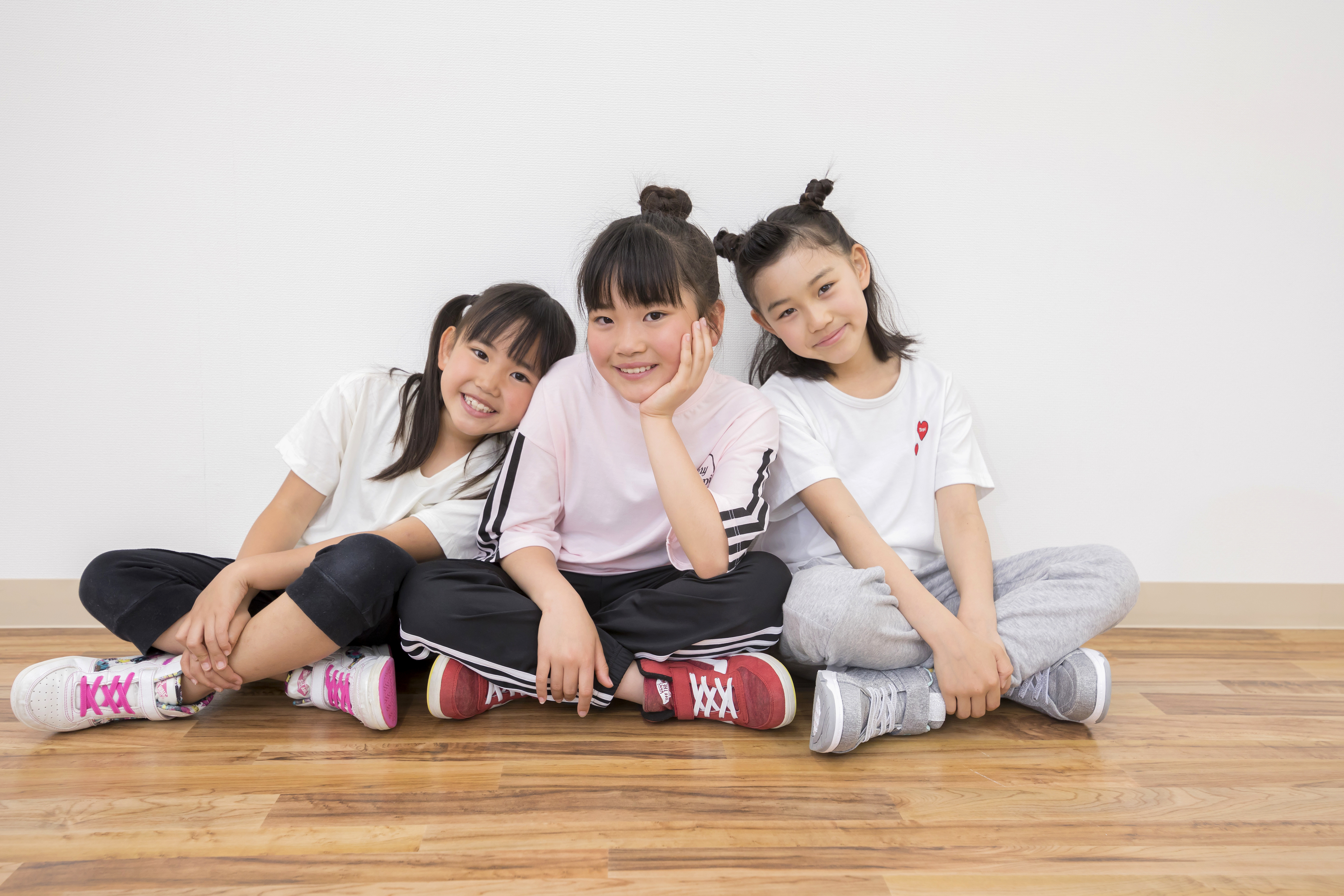 戸田市で活動するSUNNY Jr. Cheerleaders（サニージュニアチアリーダーズ）の幼児・小学生向けチアダンスレッスン風景